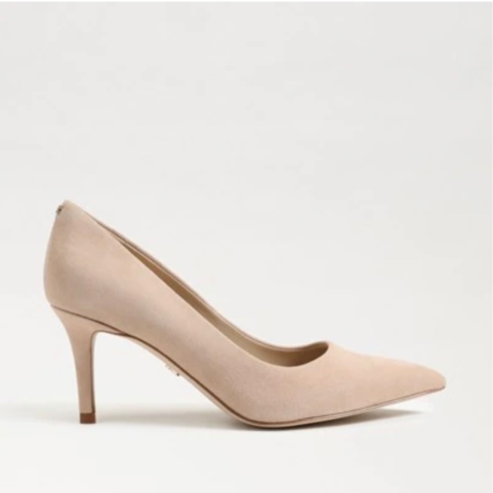 Sam Edelman Vienna Kitten Heel Pump in Suede Nude